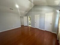 7700 Creekbend Dr photo'