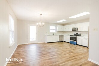 6633 Sonesta Dr in Indianapolis, IN - Building Photo - Building Photo