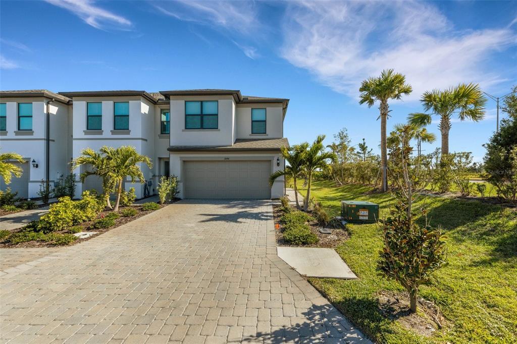 1844 Vanora Ln in Sarasota, FL - Building Photo