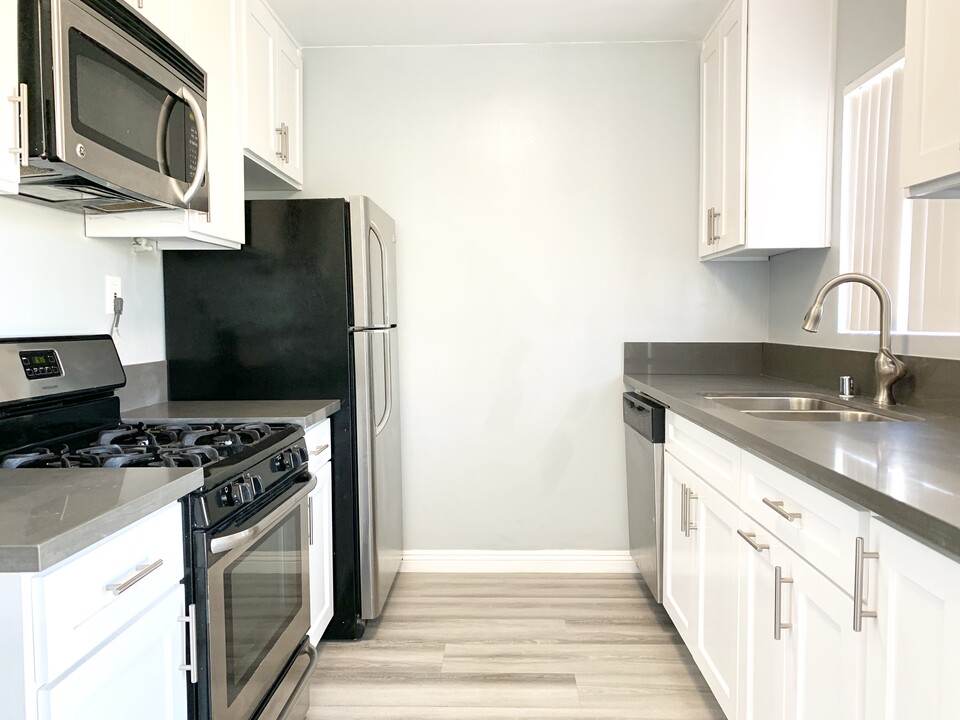 6127 Horner St, Unit 11 in Los Angeles, CA - Building Photo