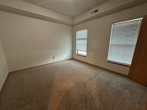 2888 Coral Ct in Coralville, IA - Foto de edificio - Building Photo