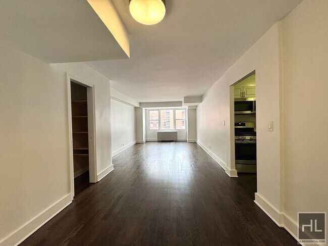 EAST 63 STREET in New York, NY - Building Photo - Building Photo