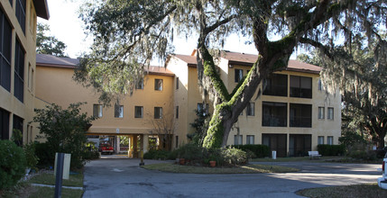 The Oaks Apartments in St. Augustine, FL - Foto de edificio - Building Photo