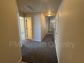 8946 S 260th E Ave in Broken Arrow, OK - Building Photo - Building Photo