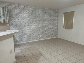 16620 SW 47th Terrace in Miami, FL - Building Photo - Building Photo