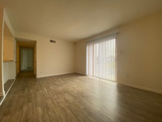 805 High Meadows Ln in Charlotte, NC - Building Photo - Building Photo