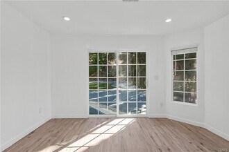 7057 Middlesbury Ridge Cir in Los Angeles, CA - Building Photo - Building Photo