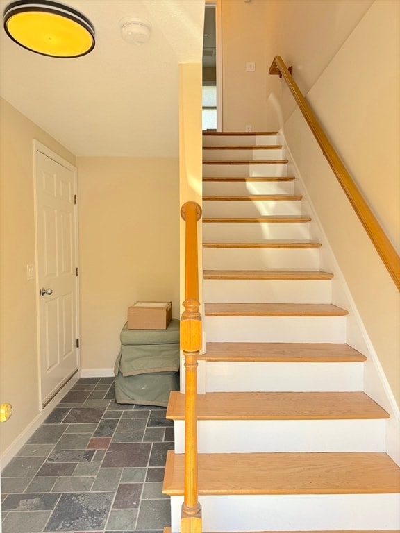 300 Adams St, Unit 300