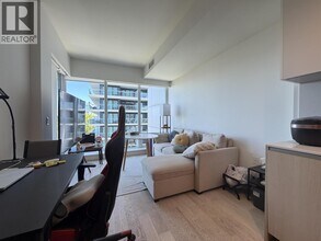 6833 Pearson Wy in Richmond, BC - Building Photo - Building Photo