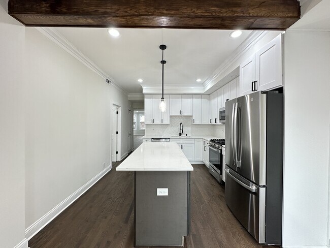 2317 N Keeler Ave, Unit 1 in Chicago, IL - Building Photo - Building Photo