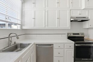 1695 North Point St in San Francisco, CA - Building Photo