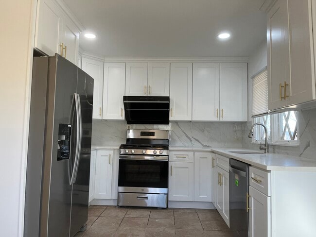 65 Peacock Ln in Willingboro, NJ - Foto de edificio - Building Photo