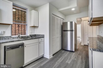 25 Hanover Pl NW in Washington, DC - Building Photo - Building Photo