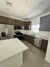 398 Moonlight Opera Ct in Henderson, NV - Building Photo - Building Photo