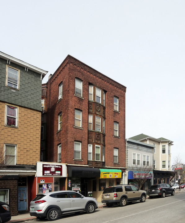 18 Millbury St in Worcester, MA - Building Photo