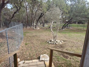 1867 Tanglewood Trl, Unit A in Spring Branch, TX - Foto de edificio - Building Photo