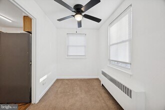 206 W Parkway Ave in Chester, PA - Building Photo - Building Photo