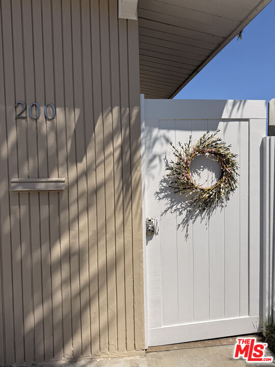 200 Larsson St in Manhattan Beach, CA - Building Photo - Building Photo