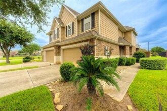 3803 Waterford Bend in Missouri City, TX - Foto de edificio - Building Photo