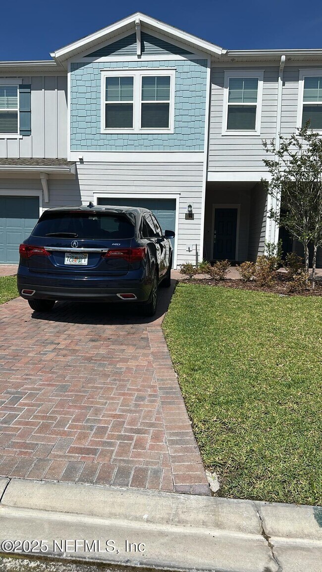 property at 27 Bramble Ct