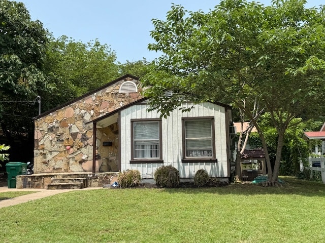 property at 2104 Houston Pl