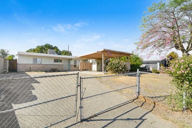 property at 1221 N Tejon Ave