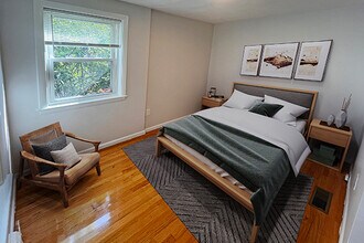 160 Brown St, Unit 1R in Waltham, MA - Building Photo - Building Photo