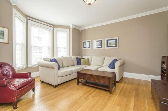 property at 640 E 5th St