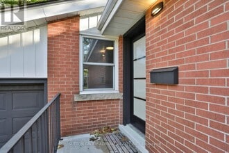 275 Southwood Dr in Hamilton, ON - Building Photo - Building Photo