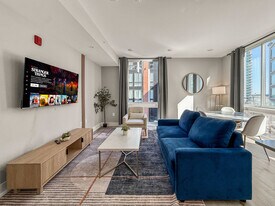 626 N Delaware Ave in Philadelphia, PA - Building Photo