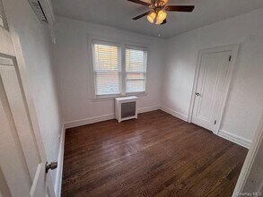 530 Fourth Ave in Pelham, NY - Building Photo - Building Photo