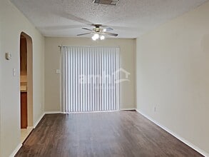 11011 Victors Hl in San Antonio, TX - Building Photo - Building Photo