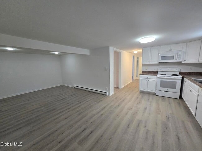 79 Middle Rd in Lake George, NY - Building Photo - Building Photo