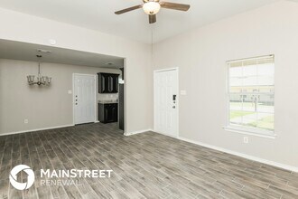 511 N Friou St in Alvarado, TX - Building Photo - Building Photo