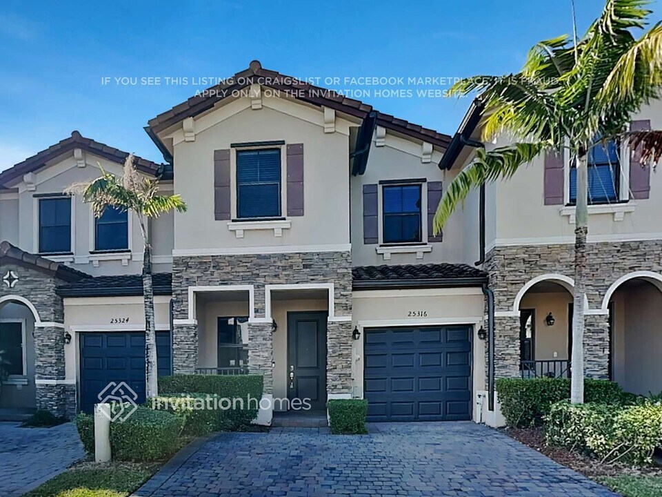 25316 SW 116th Ave in Homestead, FL - Building Photo