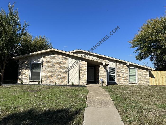 4513 Freeport Dr in Garland, TX - Building Photo
