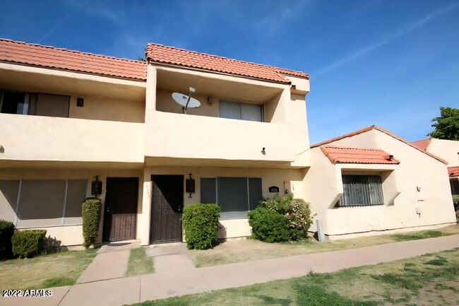 property at 4722 W Rose Ln