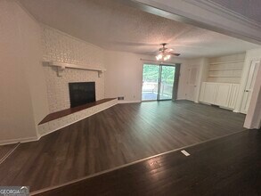 729 Holly Dr in Gainesville, GA - Building Photo - Building Photo