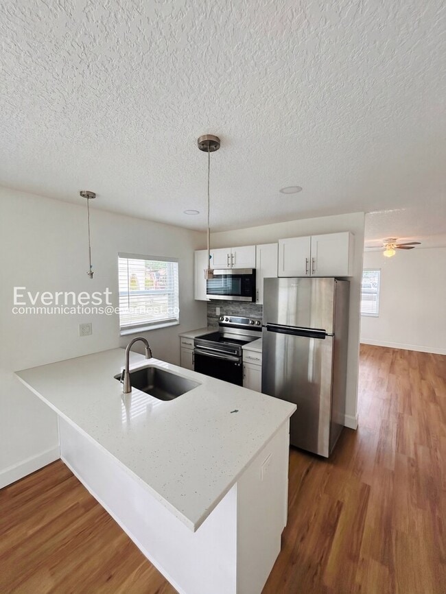 2070 Loma Linda Way N in Clearwater, FL - Building Photo - Building Photo