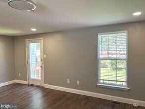 18 Parliament Dr in Mount Holly, NJ - Building Photo - Building Photo