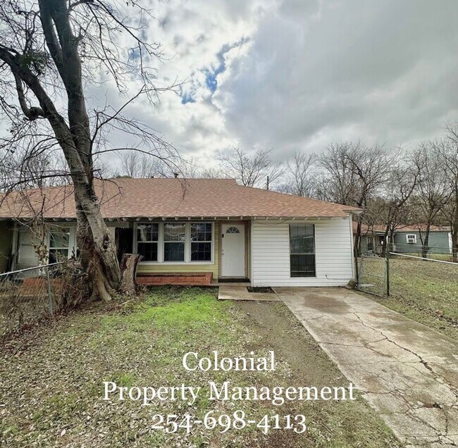 property at 1806 Fairview Dr