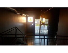 950 Broadway-Unit -30 in Chelsea, MA - Foto de edificio - Building Photo