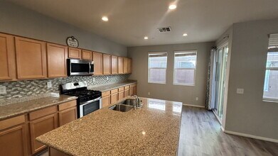 10228 Ruggles Mansion Ave in Las Vegas, NV - Building Photo - Building Photo