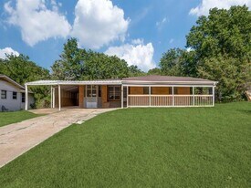 12 Geraldine Ln in Denison, TX - Building Photo