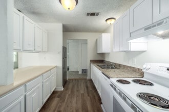 Heritage Pines Apartments in Huntsville, TX - Building Photo - Interior Photo