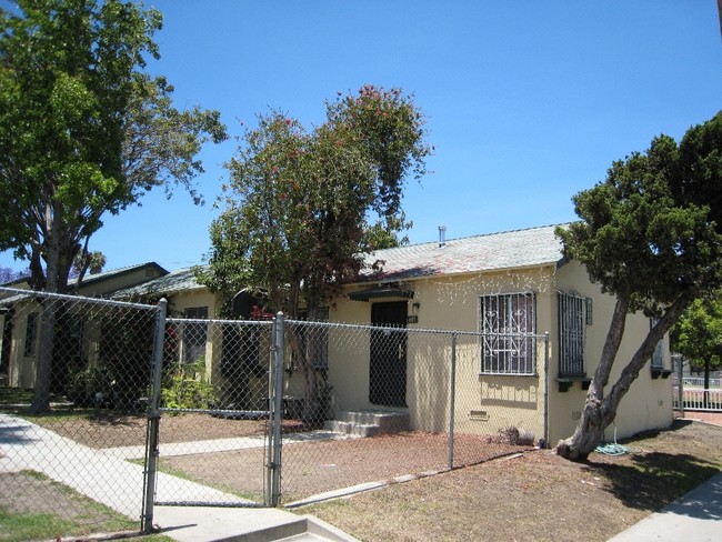 409-415 S Wilmington Ave in Compton, CA - Building Photo - Building Photo