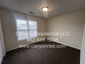 4012 Village Park Ct in Winston-Salem, NC - Building Photo - Building Photo