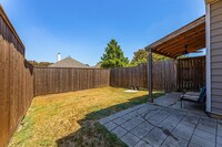 1813 Dew Valley Dr in Carrollton, TX - Building Photo - Building Photo