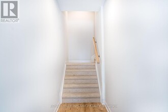 101 Glenroy Gilbert Dr in Ottawa, ON - Building Photo - Building Photo