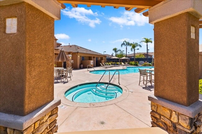 12665 Creekview Dr in San Diego, CA - Building Photo - Building Photo